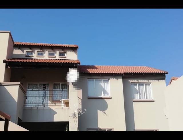 3 BEDROOM TOWNHOUSE FOR SALE IN HALFWAY GARDENS